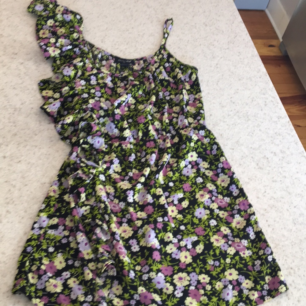 Gorgeous floral dress, asymmetrical top.